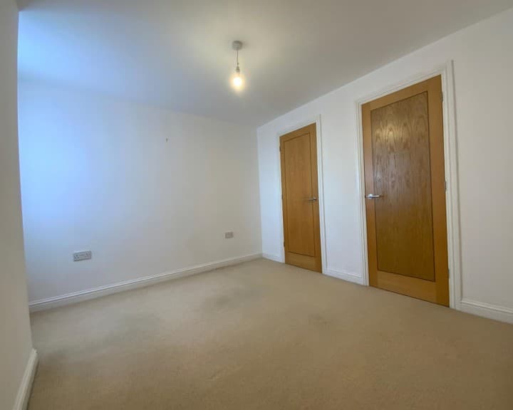 2 bedrooms apartment for sale in Redditch, United Kingdom - Image 9