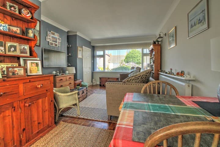 1 bedroom house for sale in Chichester, United Kingdom - Image 6