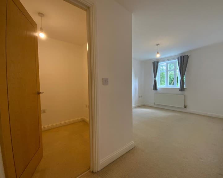 2 bedrooms apartment for sale in Redditch, United Kingdom - Image 6