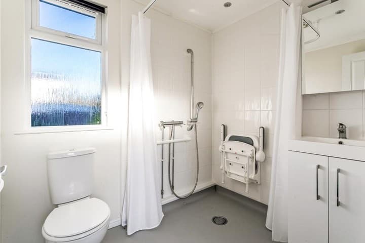 2 bedrooms other for sale in Dorking, United Kingdom - Image 10