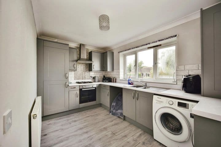 3 bedrooms house for sale in Sheerness, United Kingdom - Image 2