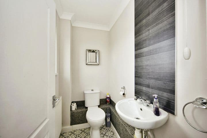 3 bedrooms house for sale in Sheerness, United Kingdom - Image 9