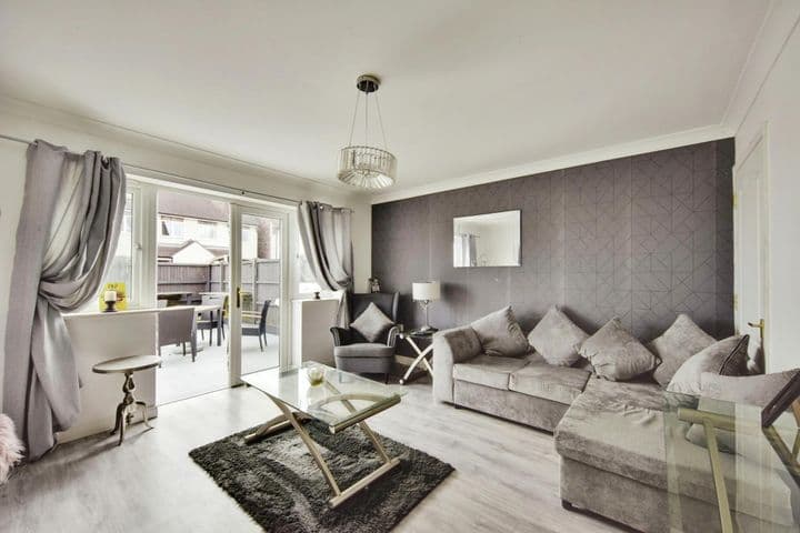 3 bedrooms house for sale in Sheerness, United Kingdom - Image 3