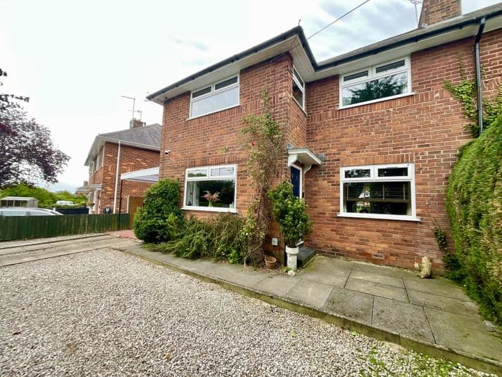 3 bedrooms house for sale in Chester, United Kingdom - Image 2