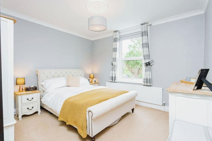 3 bedrooms house for sale in Haywards Heath, United Kingdom - Image 11