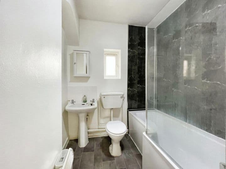 1 bedroom apartment for sale in Liverpool, United Kingdom - Image 8