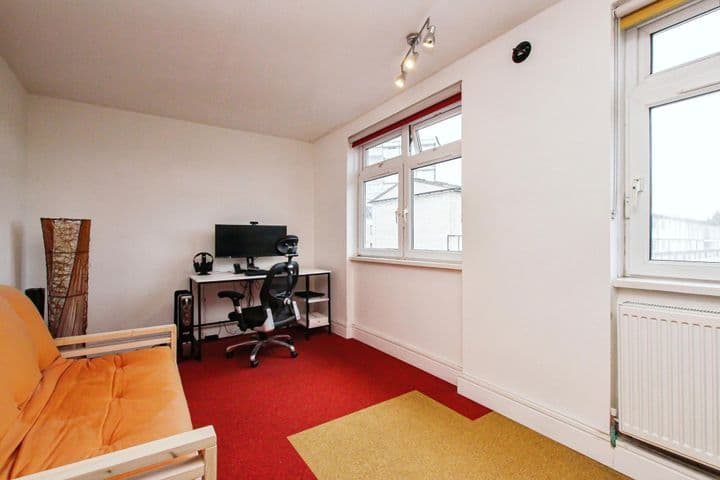 3 bedrooms apartment for sale in London, United Kingdom - Image 9