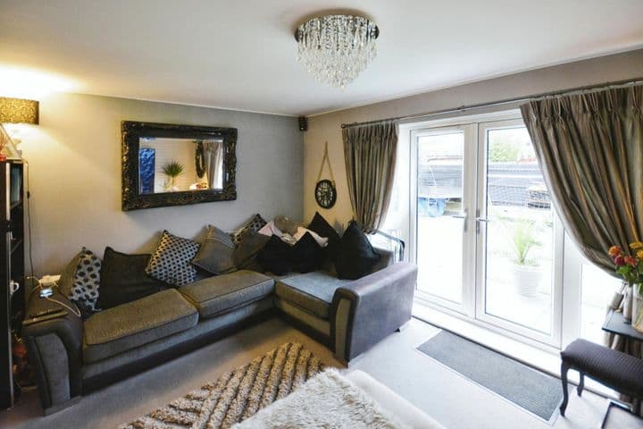 3 bedrooms house for sale in Stevenage, United Kingdom - Image 6