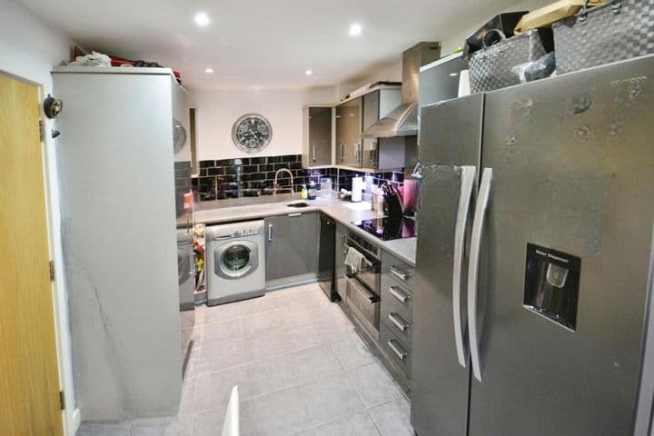 3 bedrooms house for sale in Stevenage, United Kingdom - Image 4