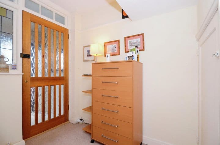 3 bedrooms house for sale in Watford, United Kingdom - Image 2