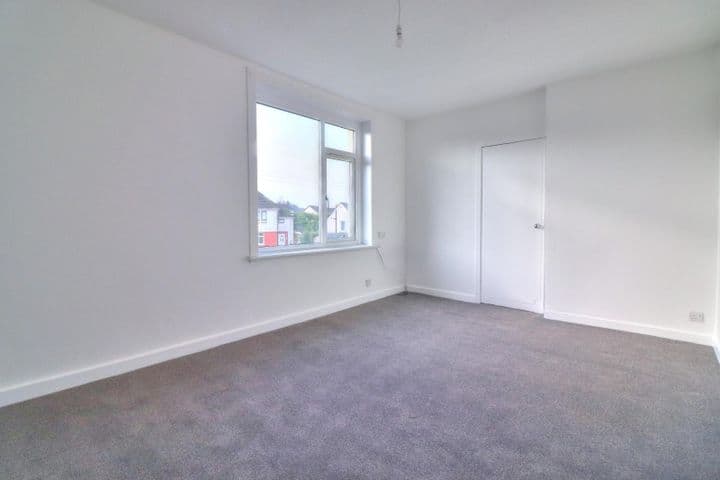 2 bedrooms apartment for sale in Glasgow, United Kingdom - Image 9