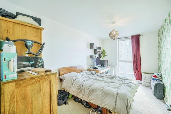 2 bedrooms apartment for sale in London, United Kingdom - Image 11