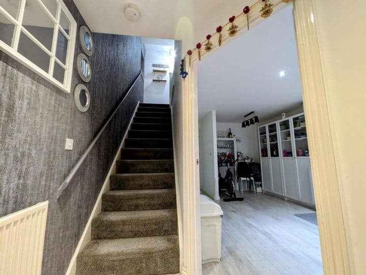 3 bedrooms house for sale in Manchester, United Kingdom - Image 8