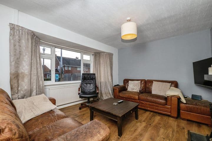 3 bedrooms house for sale in Rotherham, United Kingdom - Image 4