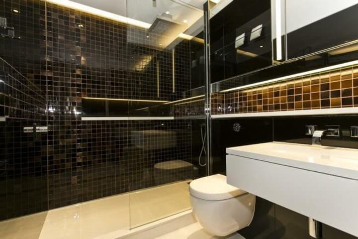 Apartment for sale in London, United Kingdom - Image 8