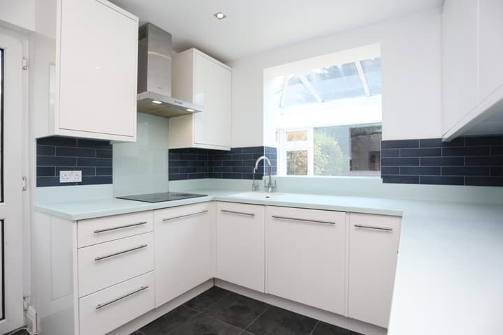 3 bedrooms house for sale in Bromley, United Kingdom - Image 9