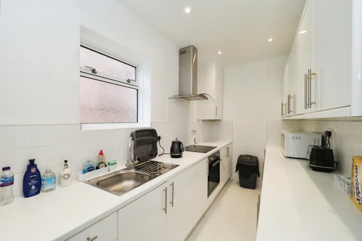 3 bedrooms house for sale in Nottingham, United Kingdom - Image 5