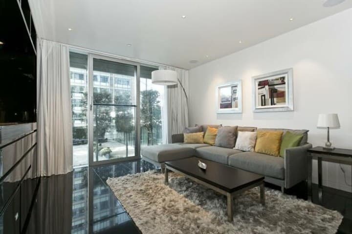 Apartment for sale in London, United Kingdom - Image 6