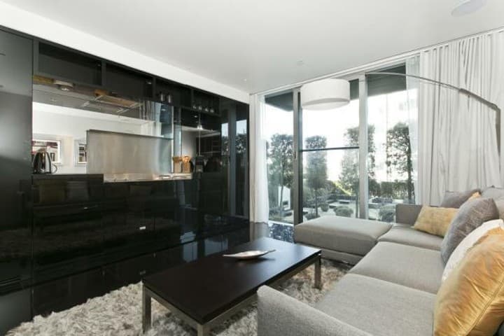 Apartment for sale in London, United Kingdom - Image 3