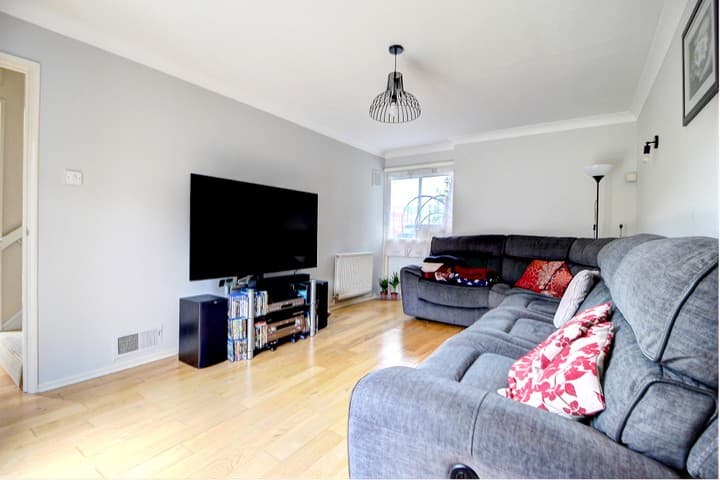 3 bedrooms house for sale in Basingstoke, United Kingdom - Image 4