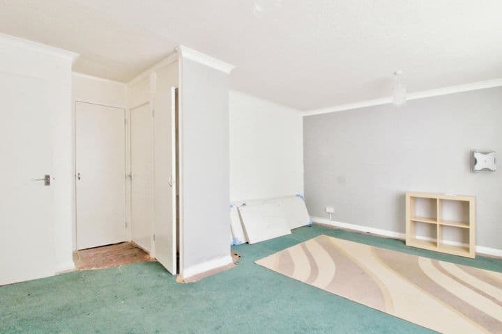 1 bedroom house for sale in Dunstable, United Kingdom - Image 5