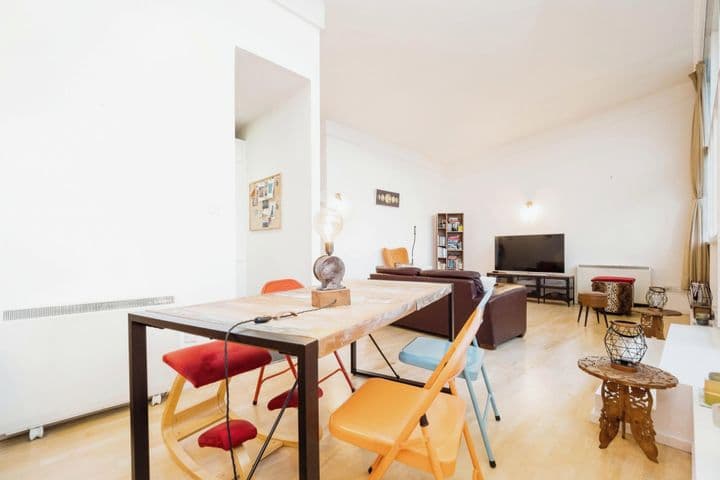 1 bedroom apartment for sale in London, United Kingdom - Image 8