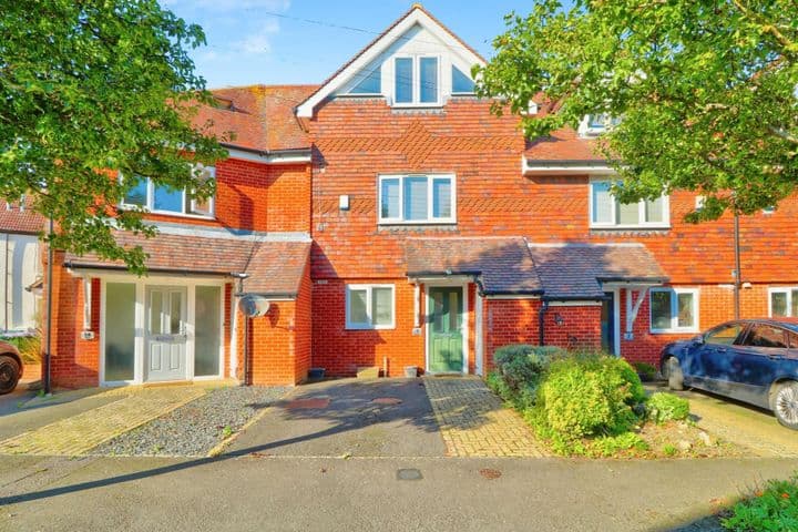 3 bedrooms house for sale in Folkestone, United Kingdom - Image 2