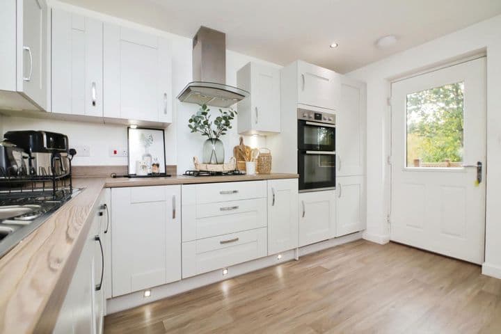 3 bedrooms house for sale in Glasgow, United Kingdom - Image 3