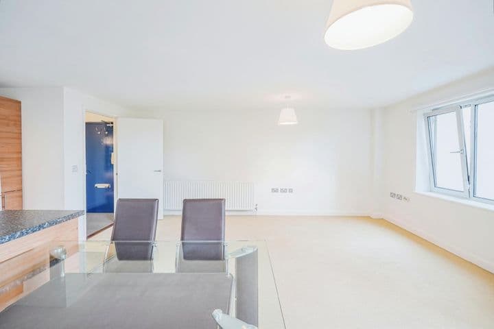 1 bedroom apartment for sale in London, United Kingdom - Image 6