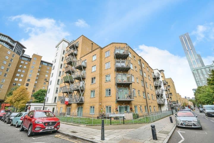 1 bedroom apartment for sale in London, United Kingdom - Image 3