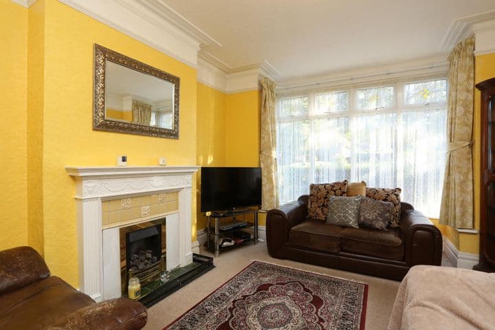 3 bedrooms house for sale in London, United Kingdom - Image 4