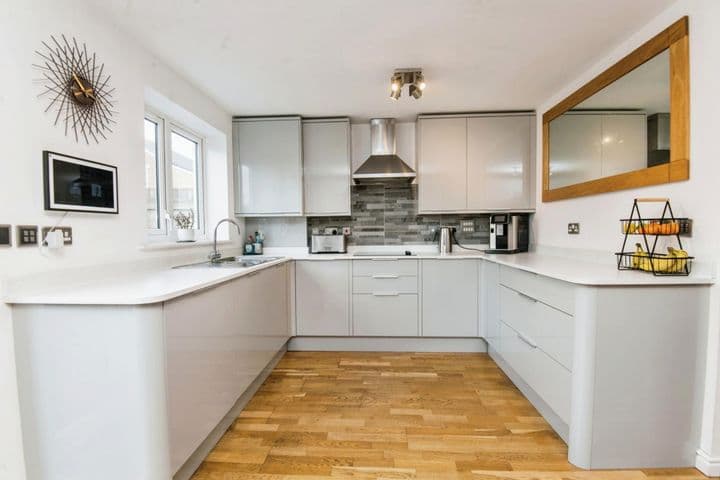 4 bedrooms house for sale in Exeter, United Kingdom - Image 2