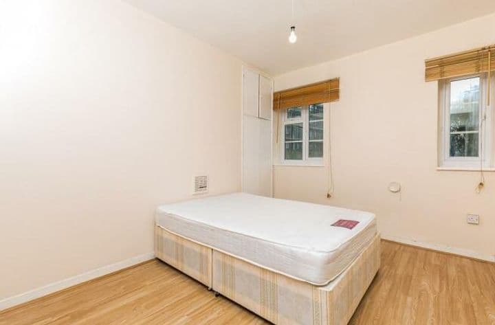 3 bedrooms apartment for sale in London, United Kingdom - Image 7