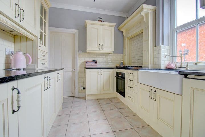 3 bedrooms house for sale in Cannock, United Kingdom - Image 8