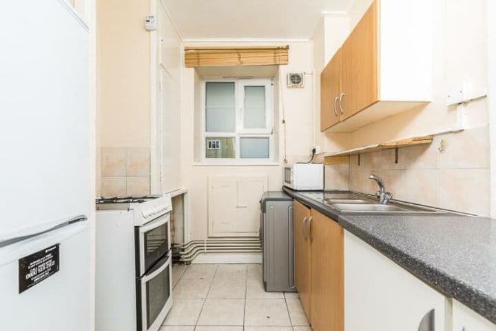 3 bedrooms apartment for sale in London, United Kingdom - Image 5