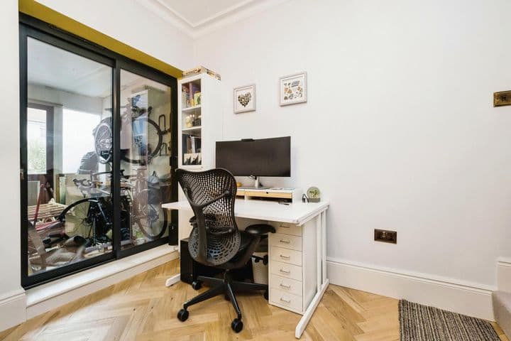 2 bedrooms house for sale in London, United Kingdom - Image 10