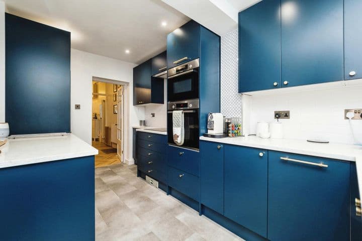 2 bedrooms house for sale in London, United Kingdom - Image 6