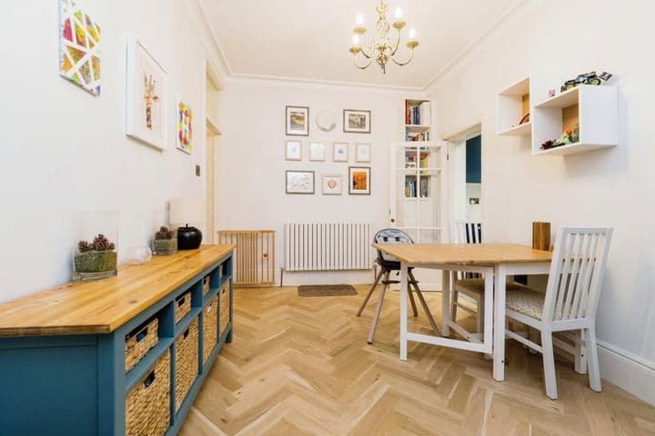 2 bedrooms house for sale in London, United Kingdom - Image 9