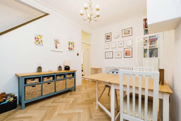 2 bedrooms house for sale in London, United Kingdom - Image 8