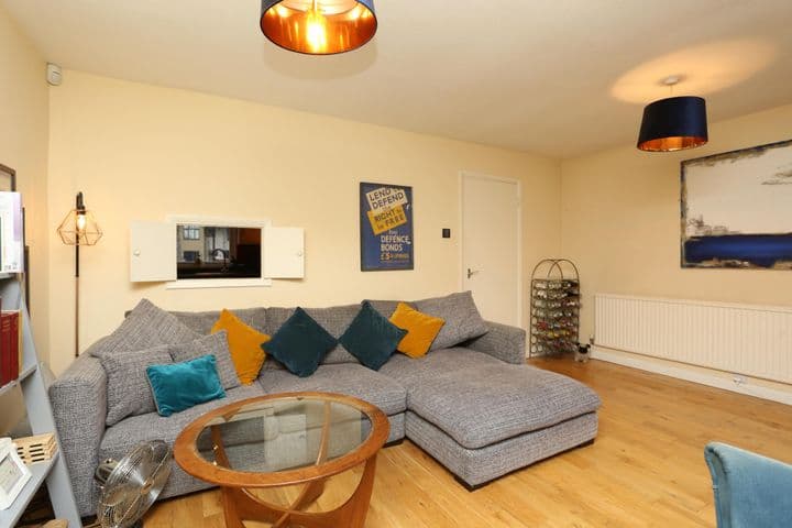 3 bedrooms house for sale in London, United Kingdom - Image 9