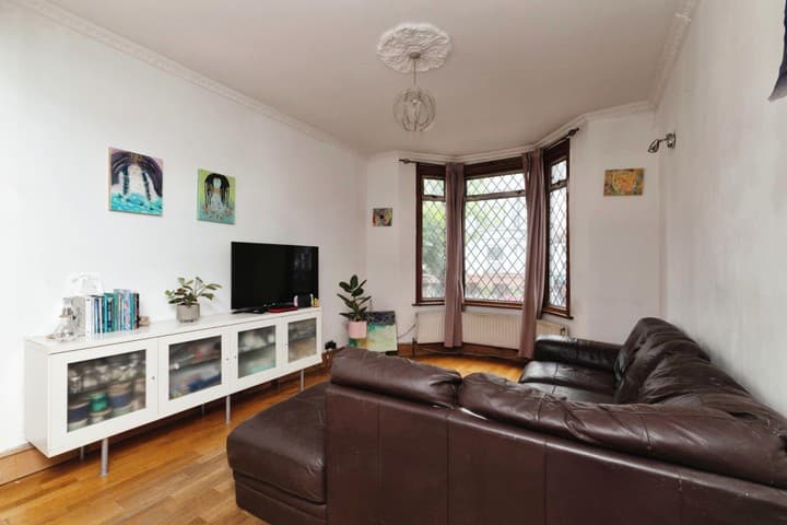 2 bedrooms house for sale in London, United Kingdom - Image 5