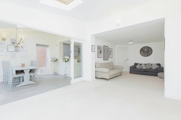 3 bedrooms house for sale in Leicester, United Kingdom - Image 4