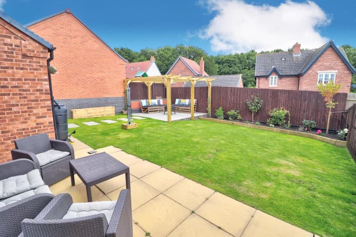 2 bedrooms house for sale in Swadlincote, United Kingdom - Image 12