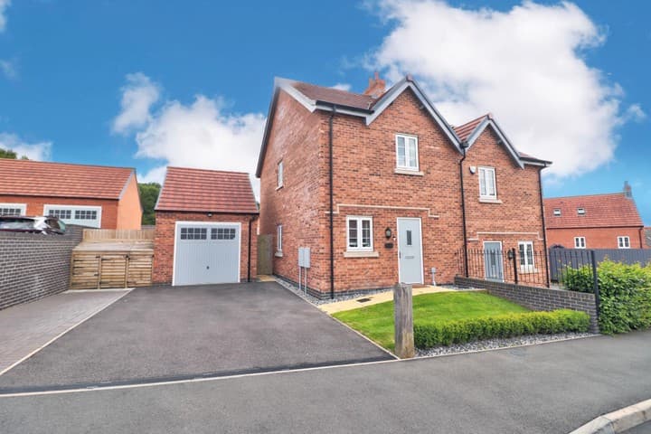 2 bedrooms house for sale in Swadlincote, United Kingdom - Image 2