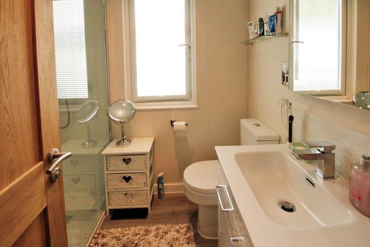 2 bedrooms other for sale in Clacton-On-Sea, United Kingdom - Image 18