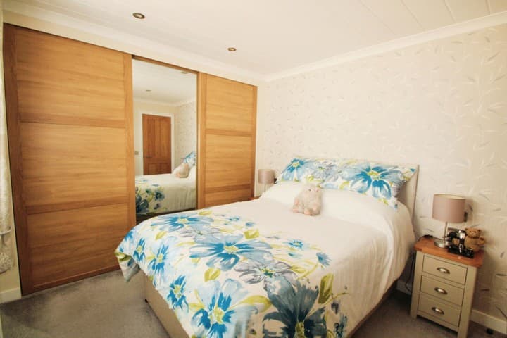 2 bedrooms other for sale in Clacton-On-Sea, United Kingdom - Image 15