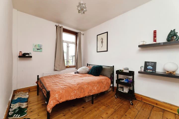 2 bedrooms house for sale in London, United Kingdom - Image 11