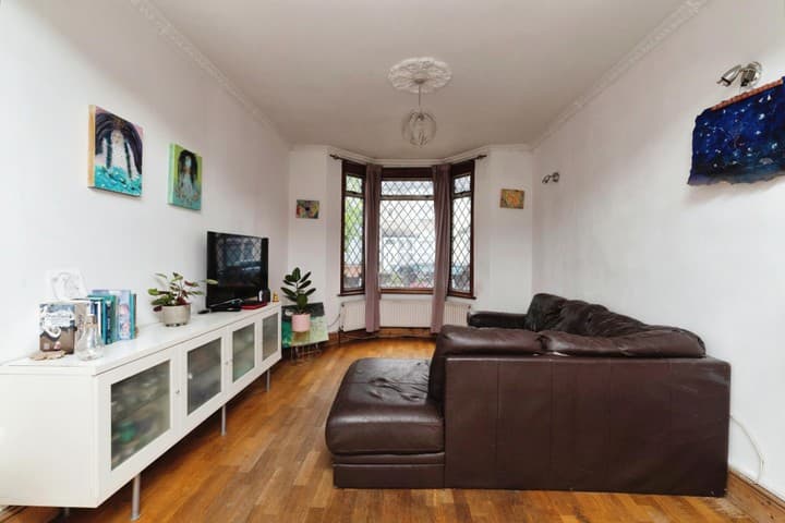 2 bedrooms house for sale in London, United Kingdom - Image 6