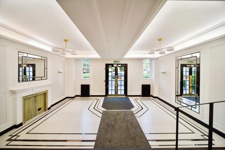 1 bedroom apartment for sale in London, United Kingdom - Image 10