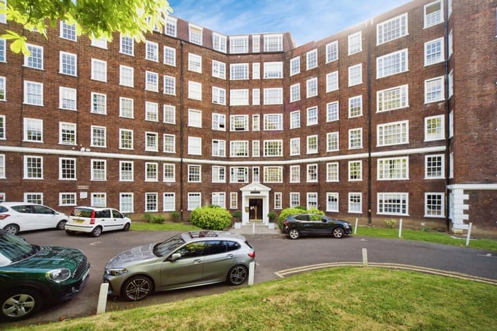 1 bedroom apartment for sale in London, United Kingdom - Image 11